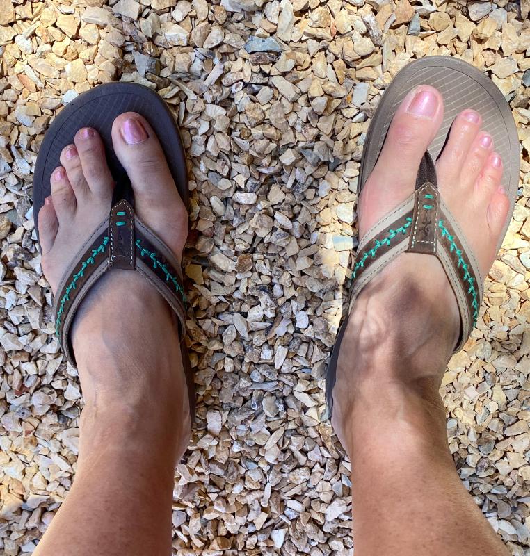 flip flop tan