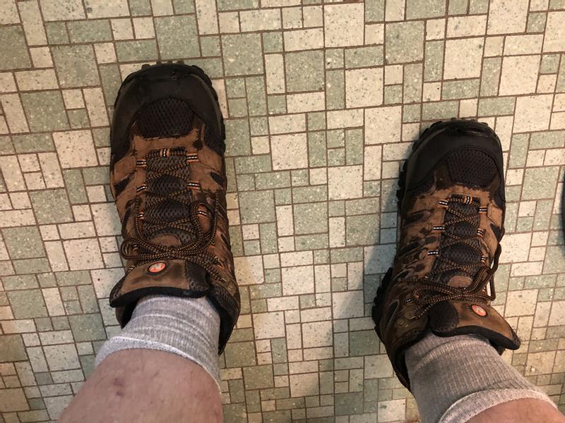 Men S Moab 2 Mid Waterproof Wide Width Hiking Boots Merrell