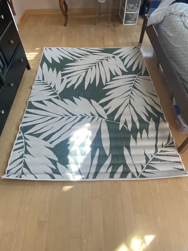 World Rug Gallery Contemporary Floral Leaves Nature Inspired Reversible Indoor/Outdoor Area Rug