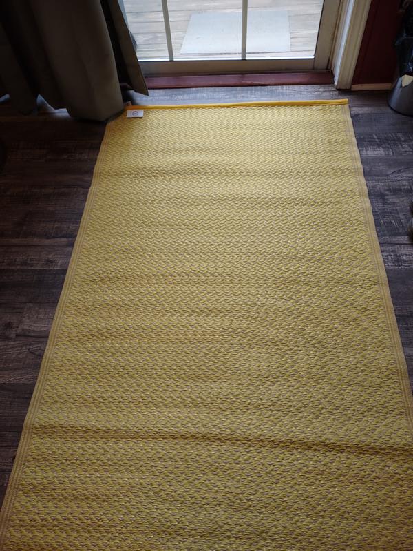 Reversible, so either side can be used.