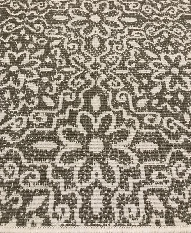 World Rug Gallery Contemporary Flowers Indoor/Outdoor Rug, side two.