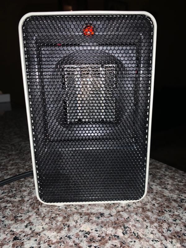 Comfort Zone 200-Watt Ceramic Compact Personal Indoor Electric Space Heater  at Lowes.com