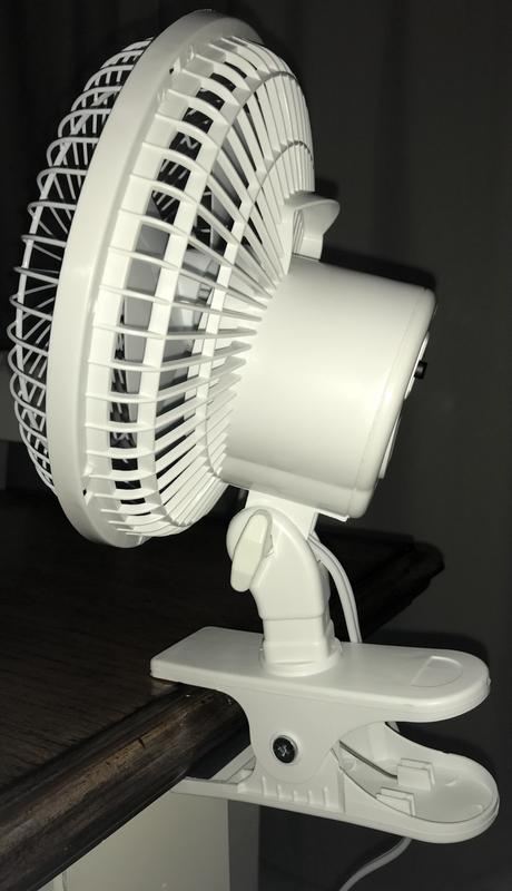 Comfort Zone 6-Inch Clip Fan.
