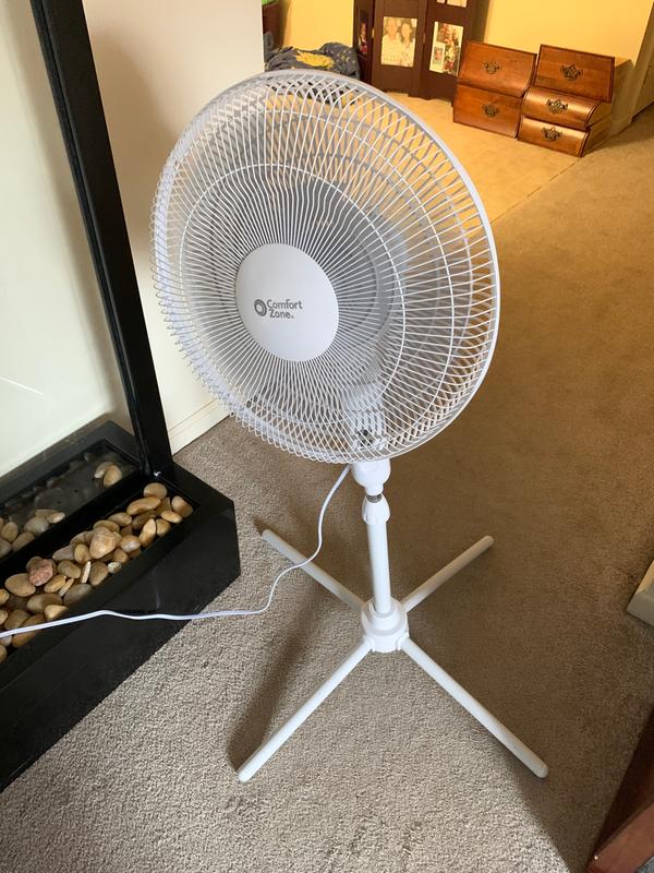 Comfort Zone 16 3 Speed Adjustable Oscillating Pedestal Fan In White Comfort Zone H2 Brands Group
