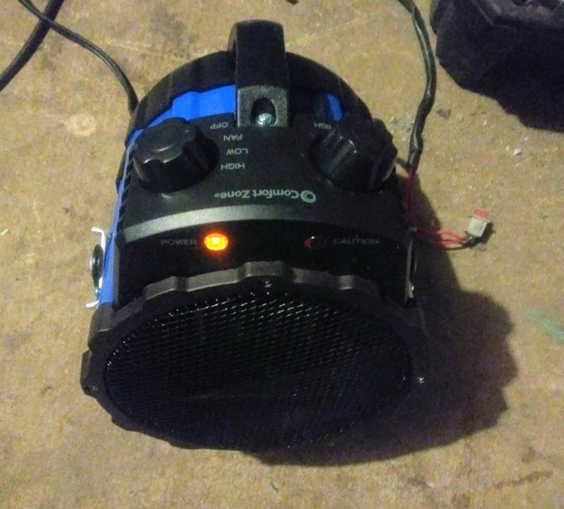 Comfort Zone Up to 1500-Watt Ceramic Utility Indoor Electric Space Heater  with Thermostat in the Electric Space Heaters department at Lowes.com