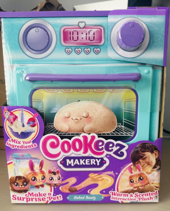 Cinnamon Treatz Oven. Mix & Make a Plush Best Friend! Place Your Dough in  The Oven and Be Amazed When A Warm, Scented, Interactive, Friend Comes Out!  Which Will You Make?