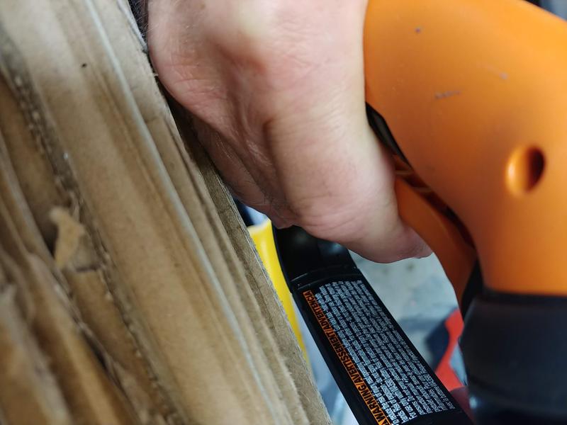 Edge of Trigger assembly has a very sharp edge.  Can pinch or cut your finger.