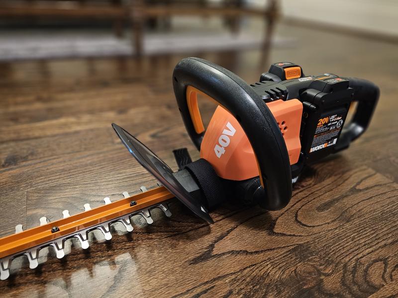 WORX POWER SHARE 40 volt 24 in Battery Hedge Trimmer Battery and