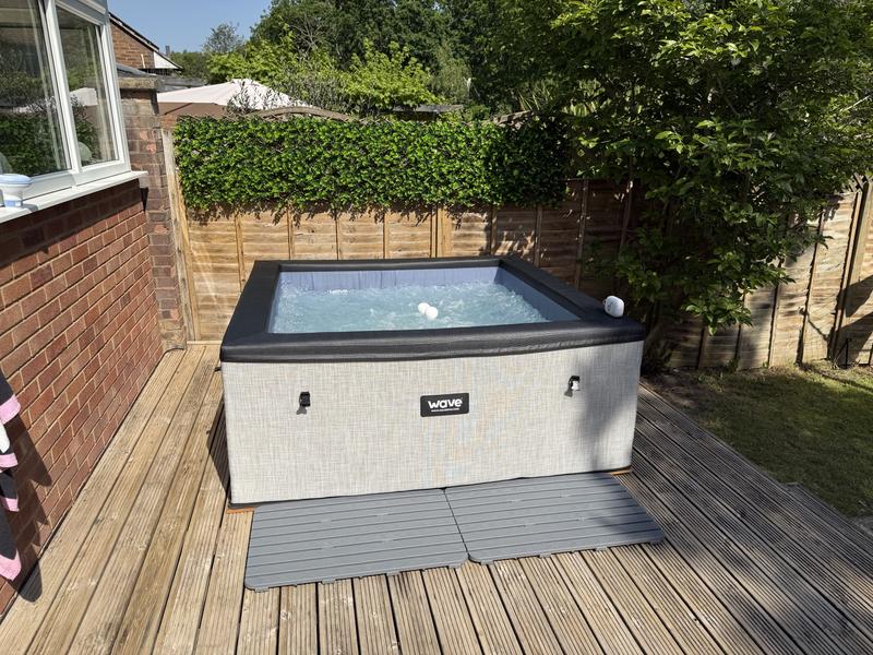 Wave 71-in x 27-in 6-Person Square Hot Tub GAR6FLRATUS at Lowes.com