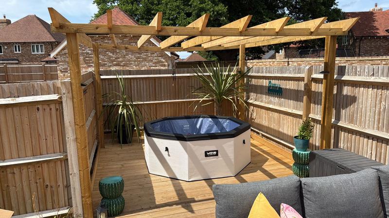 Wave 77-in x 27-in 6-Person Hot Tub COM6FLIRATUS at Lowes.com
