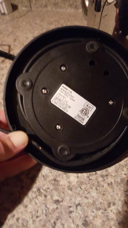 Cord wraps nicely underneath