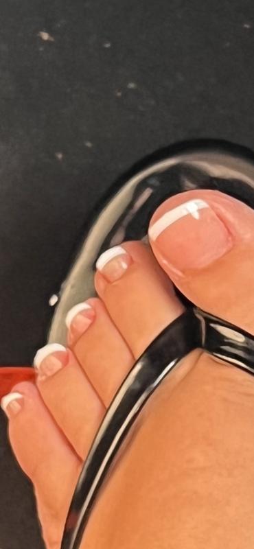 Kiss deals nails toes