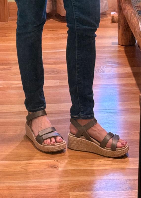 Review Thumbnail Image 0 374512028