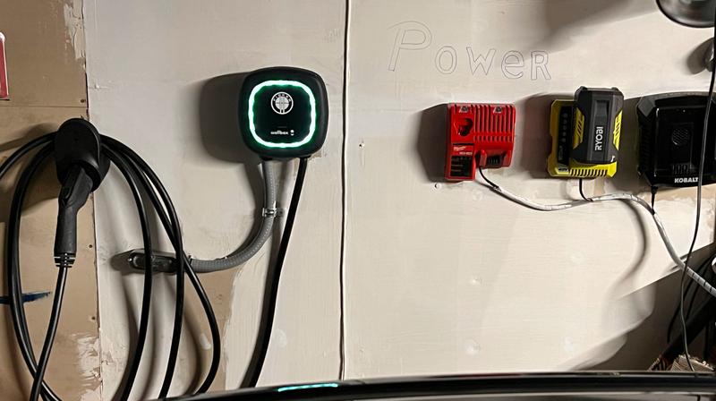 Wallbox Pulsar Plus Lv 2 EV Smart Charger - 40 Amp NEMA, 25â€™ Cable