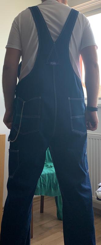 Straps stay on your shoulders; no plumbers crack visible!