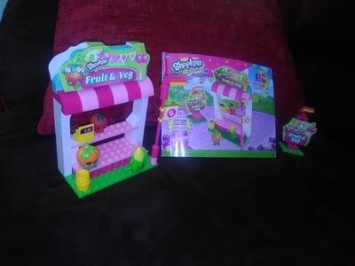Shopkins Kinstructions Shopping Pack Fruit and Veg Stand 