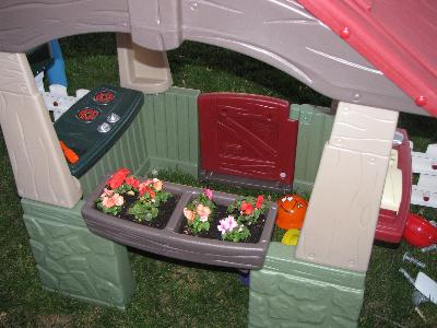 little tikes deluxe home & garden playhouse