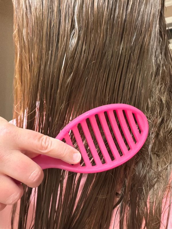 Detangles with ease!