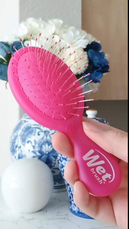 Customer photo for "Detangles Thick Hair"