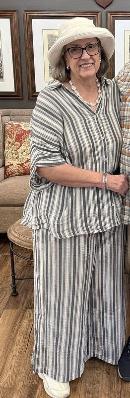 Customer photo for "Comfy, casual pants"