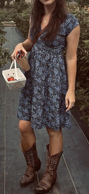 Customer photo for "Such a cute easy throw on and go dress!"
