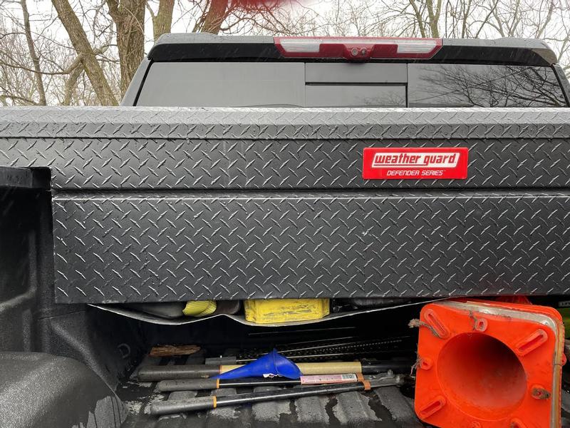 Weather guard 71.38 aluminum full deals size crossbed truck tool box