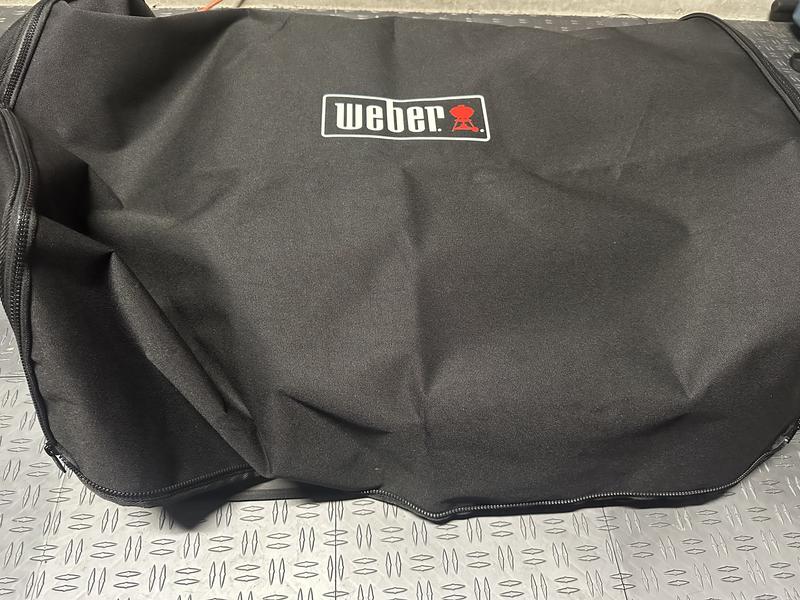 Hard to get the bottom zipped.