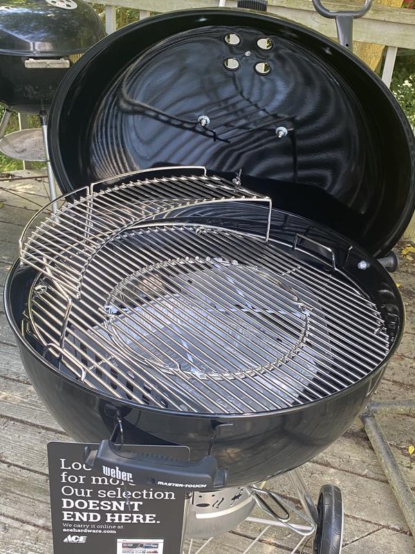 Weber Master Touch 22-in W Kettle Charcoal Grill in Charcoal Grills department at Lowes.com