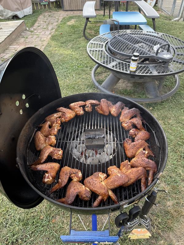 Slide-Aside Lid Holder | Official Weber® Website
