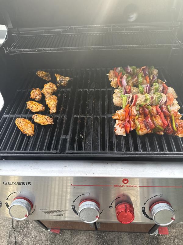 Genesis E-330 Gas Grill (Natural Gas)