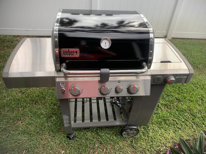 Weber Genesis Ii Premium Se 330 3 Burner Gas Grill 39 000 Btus Side Sear Burner True Value