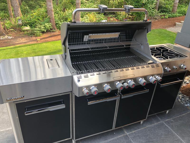 Weber Summit Black 6-Burner Natural Gas Infrared Gas Grill with 1 Side Burner with Integrated Smoker in the Gas Grills department Lowes.com