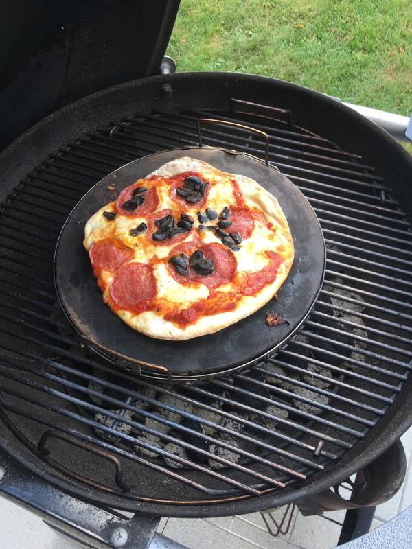 Lodge pizza pan works great on the smokey Joe : r/webergrills