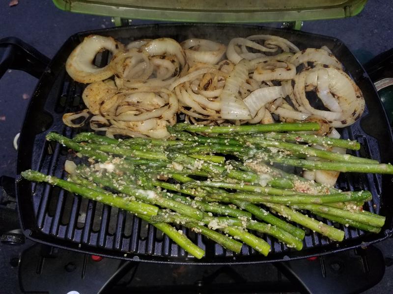Ample grilling real estate in a small footprint.