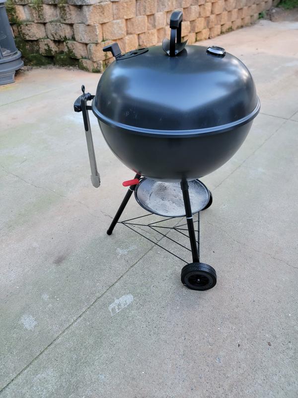 22” Original Kettle® Stealth® Grill | Iconic All-Black Style