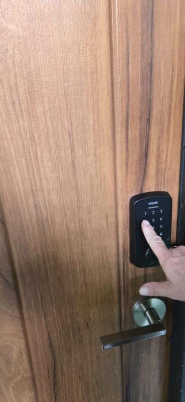 Weiser Aura Reach Smart Deadbolt – Touchscreen Keypad, Matter & Bluetooth Enabled, Auto-Unlock, SmartKey Security, Matte Black