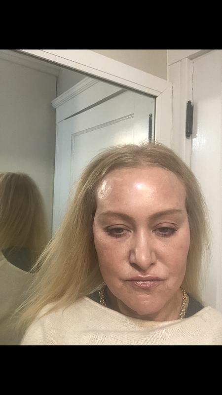 Customer photo for "Gorgeous anti aging shade looks great on all my sisters too"