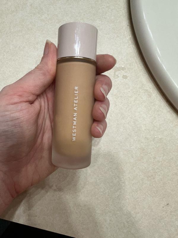 Customer photo for "Dewy, lightweight"
