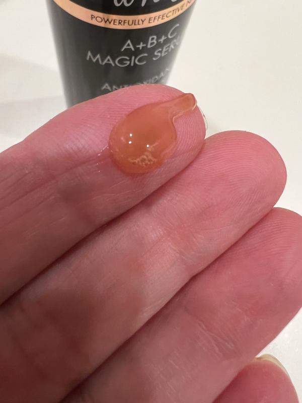 Customer photo for "Light scent, easy to apply"