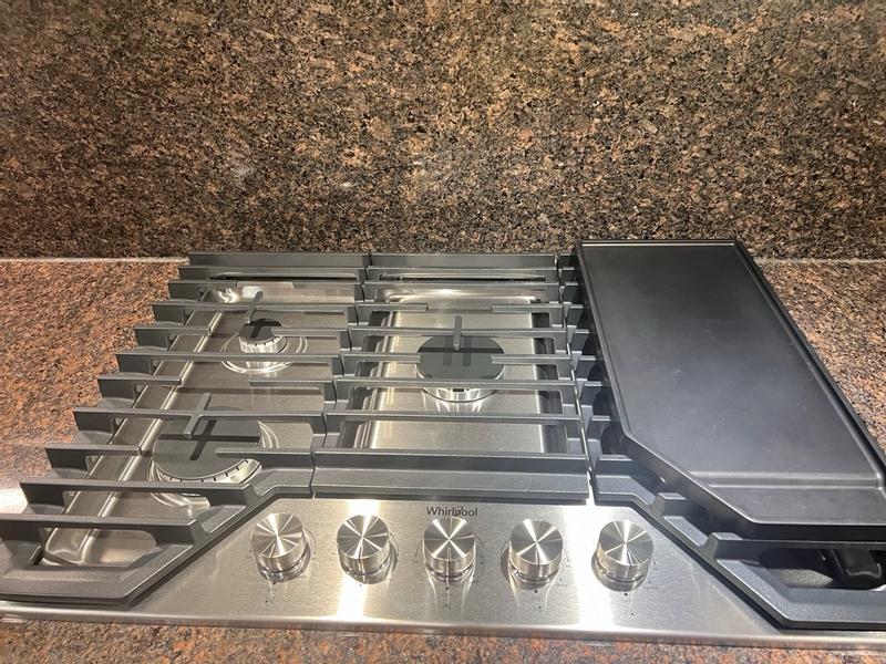 30-inch Gas Cooktop with 2-in-1 Hinged Grate to Griddle Ashley