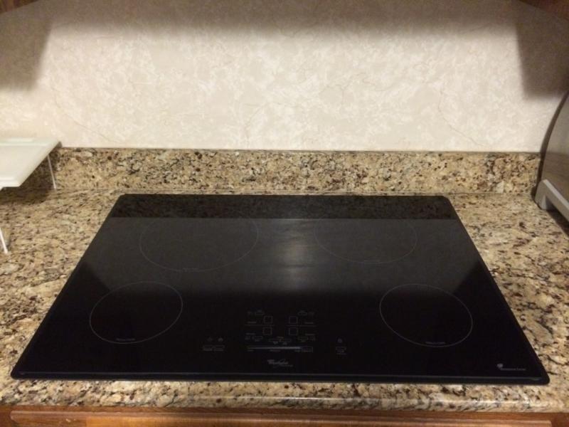 Black Gold 30 Inch Electric Induction Cooktop Gci3061xb Whirlpool