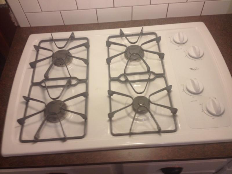 White 30 Inch Gas Cooktop With 5 000 Btu Accusimmer Burner