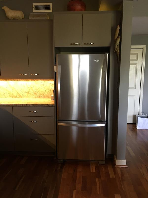 Whirlpool WRB329DMBB Bottom Freezer Freestanding Refrigerator