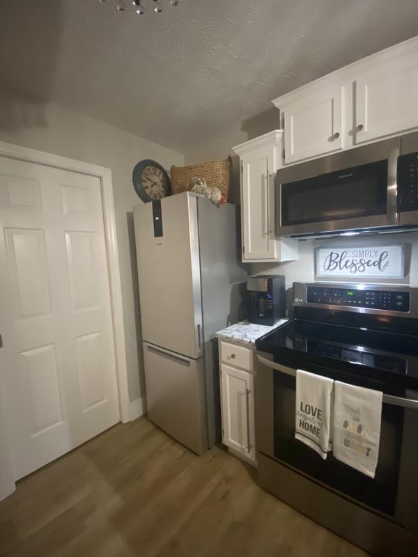 Fingerprint Resistant Stainless Finish 24 Inch Wide Bottom Freezer Refrigerator 12 9 Cu Ft Wrb543cmjz Whirlpool