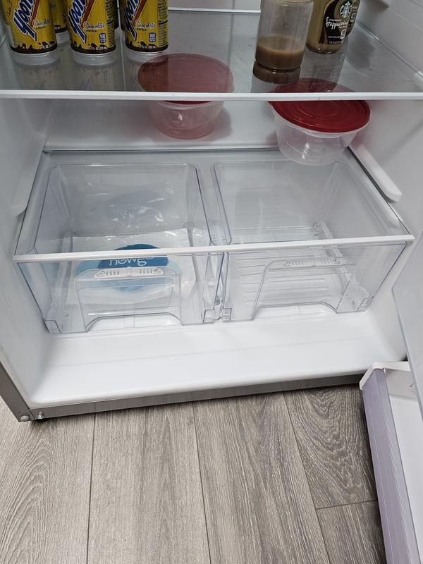 Frigidaire 1.6 Cu. Ft. Mini Fridge Compact Beverage Refrigerator/Freezer,  Red, 1 Piece - Kroger