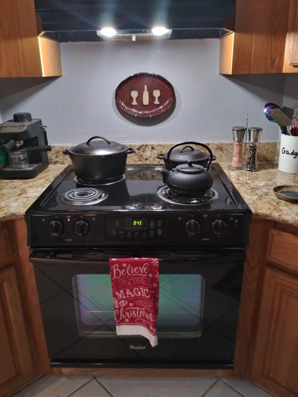 Whirlpool 30-in 4.5-cu ft Self-Cleaning Drop-In Electric Range (Black ...