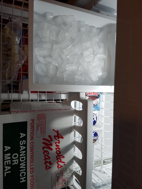 Black 33 Inches Wide Bottom Freezer Refrigerator With Spillguard Glass Shelves 22 Cu Ft Wrb322dmbb Whirlpool