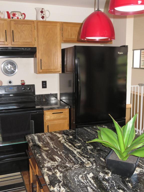 Stainless Steel 33 Inches Wide Bottom Freezer Refrigerator With Spillguard Glass Shelves 22 Cu Ft Wrb322dmbm Whirlpool