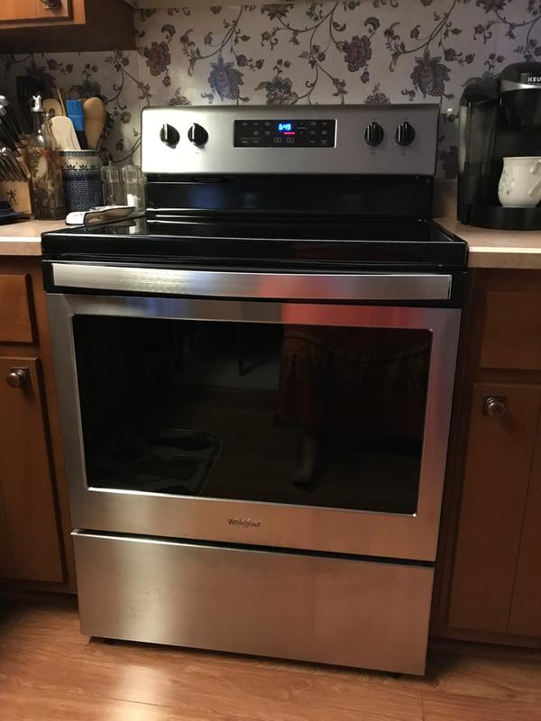Black 5 3 Cu Ft Freestanding Electric Range With 5 Elements