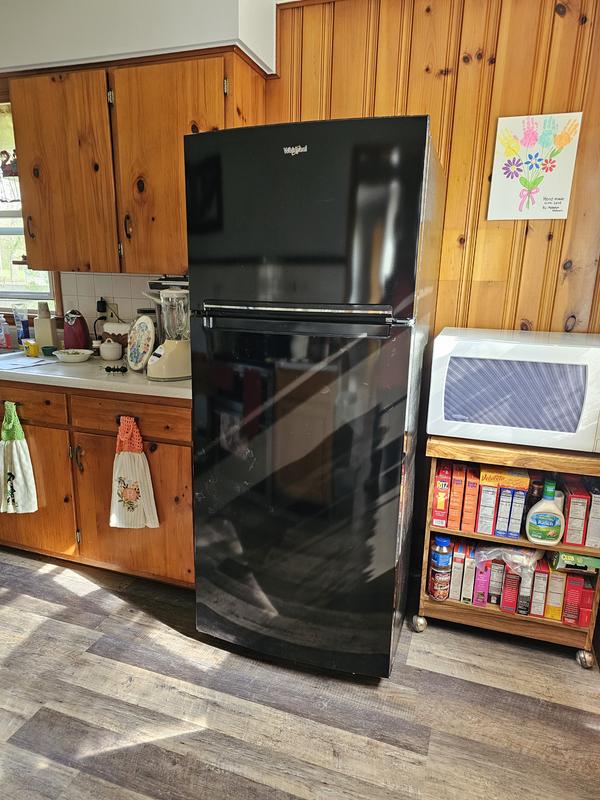 28-inch Wide Refrigerator Compatible With The EZ Connect Icemaker